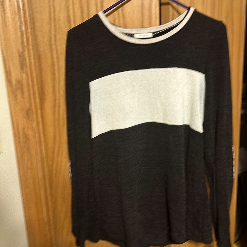 Boutique lightweight sweater